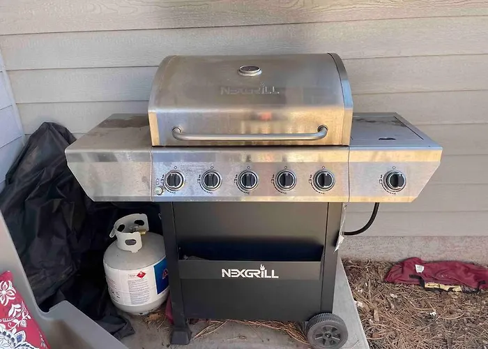 Family Friendly 4-bdrm 3.5 Bath W Guest