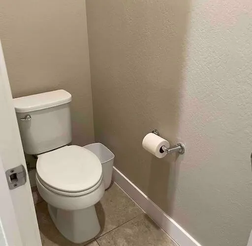 Family Friendly 4-bdrm 3.5 Bath W Guest