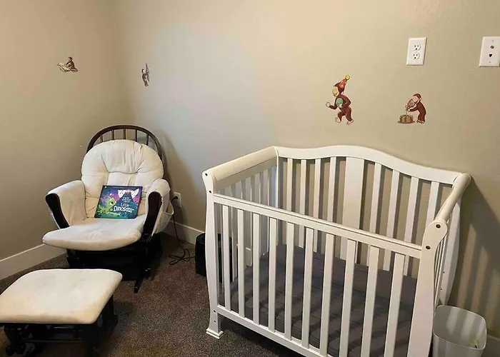 Family Friendly 4-bdrm 3.5 Bath W Guest * Flagstaff