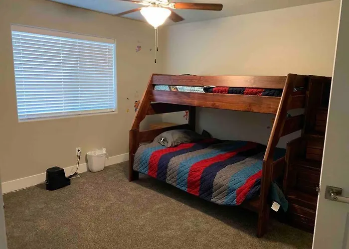 Family Friendly 4-bdrm 3.5 Bath W Guest * Flagstaff