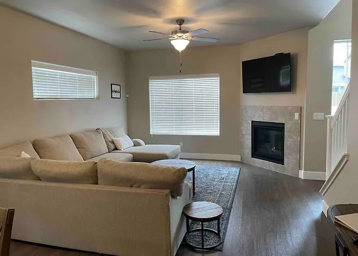 Family Friendly 4-bdrm 3.5 Bath W Guest Ferienhaus *