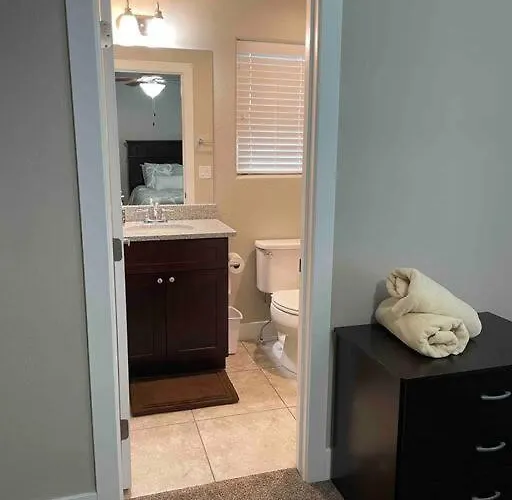Ferienhaus Family Friendly 4-bdrm 3.5 Bath W Guest