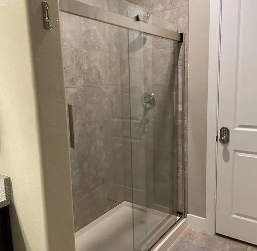Family Friendly 4-bdrm 3.5 Bath W Guest Ferienhaus