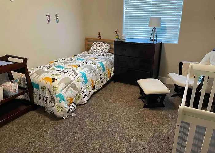 Family Friendly 4-bdrm 3.5 Bath W Guest Ferienhaus *