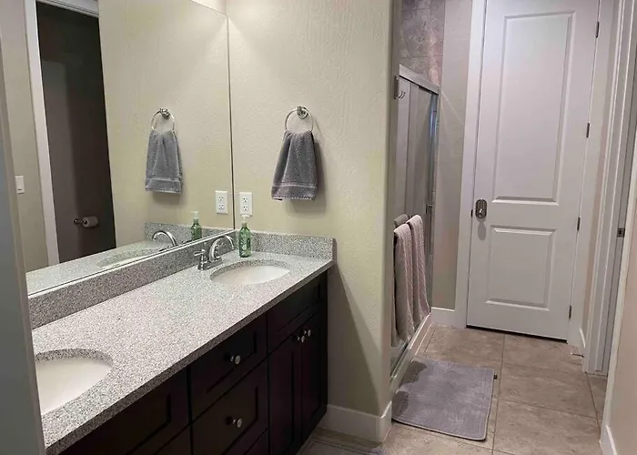 Family Friendly 4-bdrm 3.5 Bath W Guest Ferienhaus *